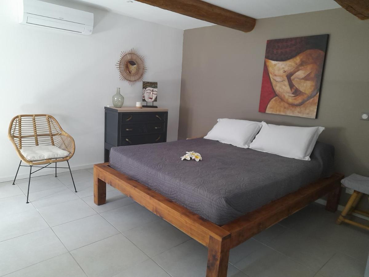 La Ferme Des Oliviers Villa Sollies Pont Bagian luar foto